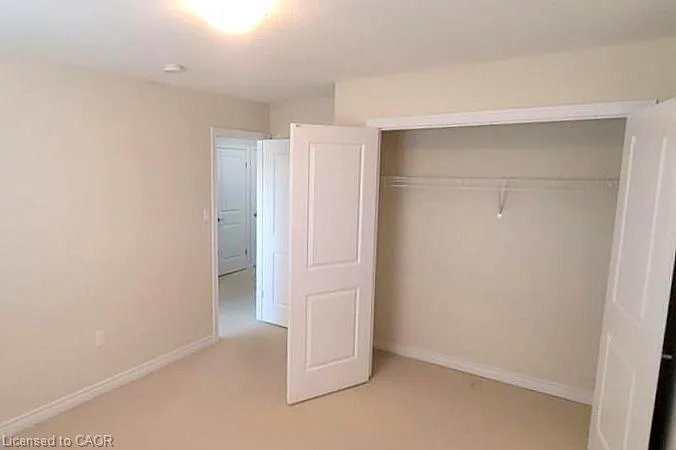 8 Lakelawn Road