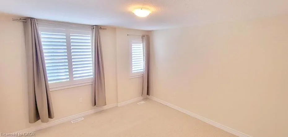 8 Lakelawn Road