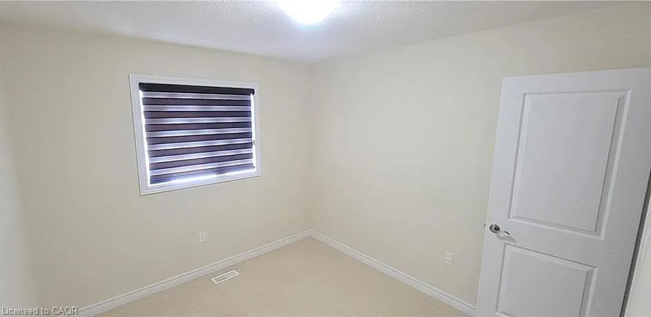 8 Lakelawn Road