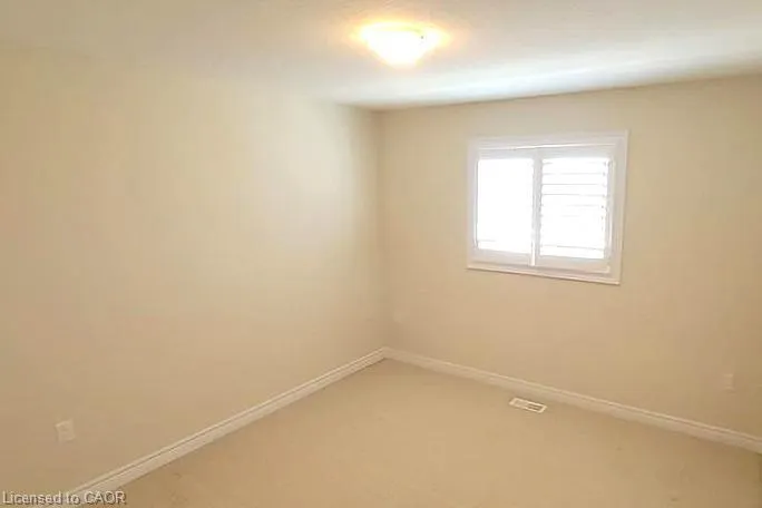 8 Lakelawn Road