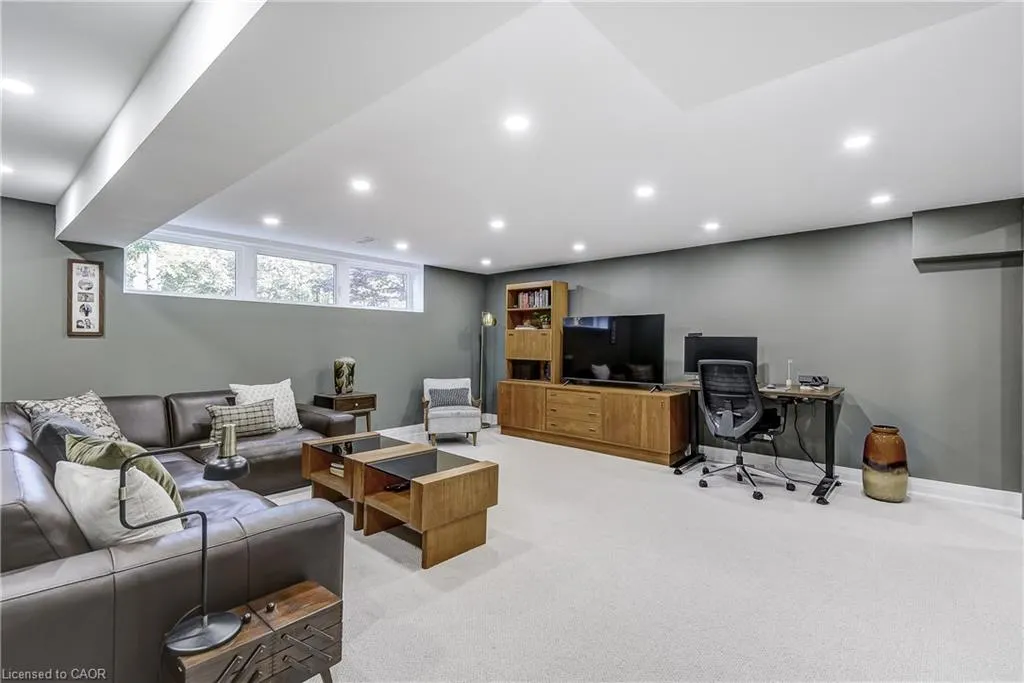 676 Meadow Lane