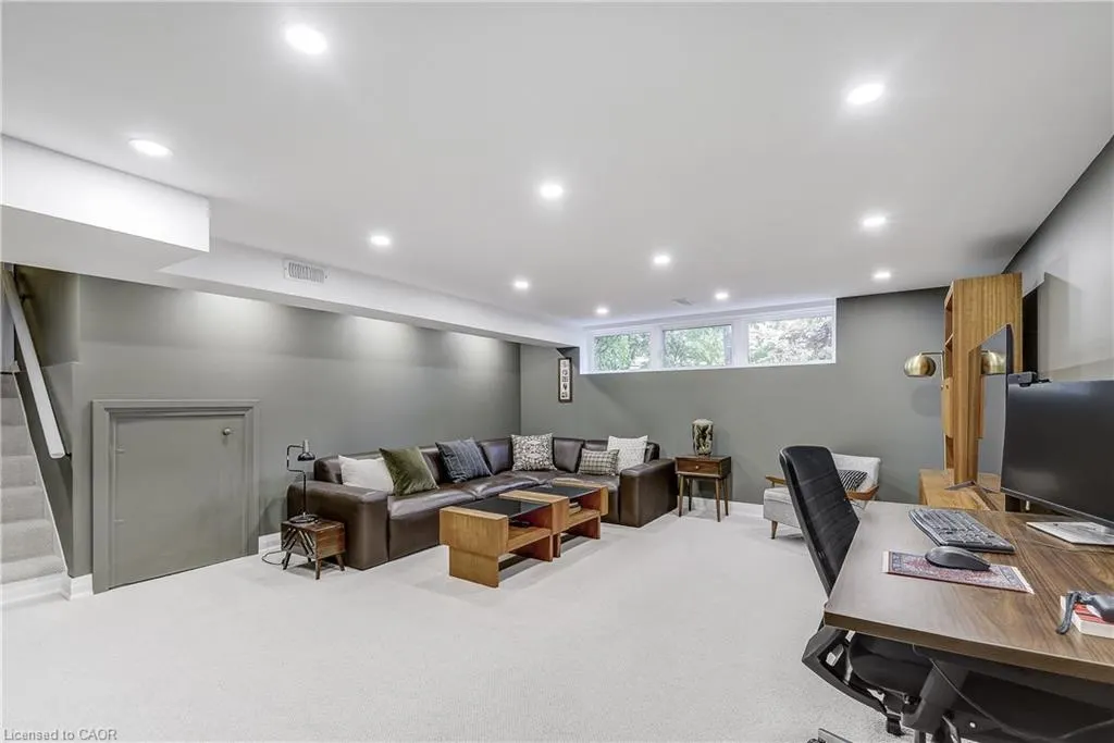 676 Meadow Lane