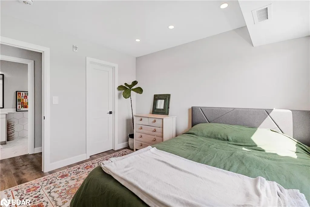 34 Norman Street, #606