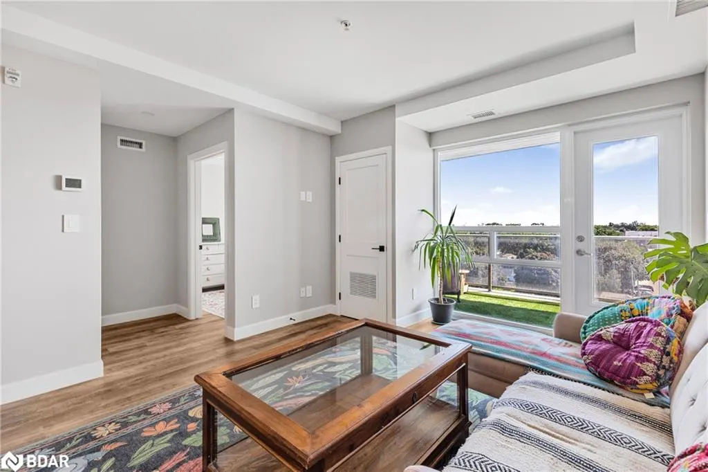 34 Norman Street, #606