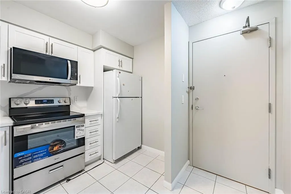 4 Elsinore Path, #402
