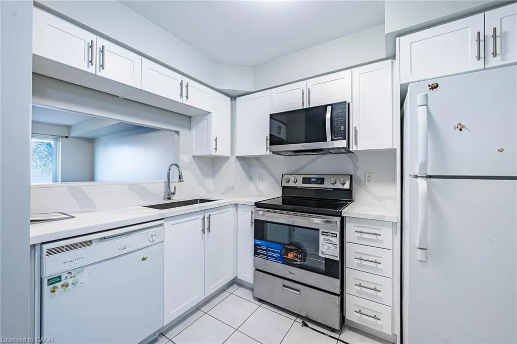 4 Elsinore Path, #402