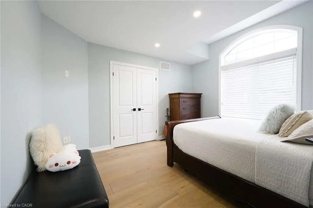 270 Main Street W, #9