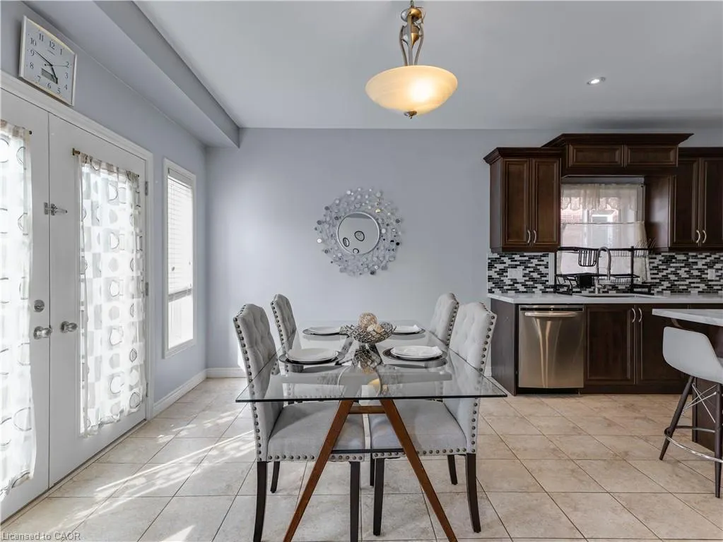 39 Ralfana Crescent
