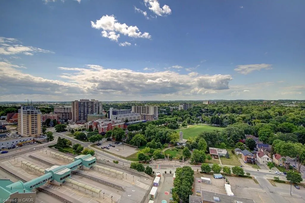 60 Charles Street W, #1805