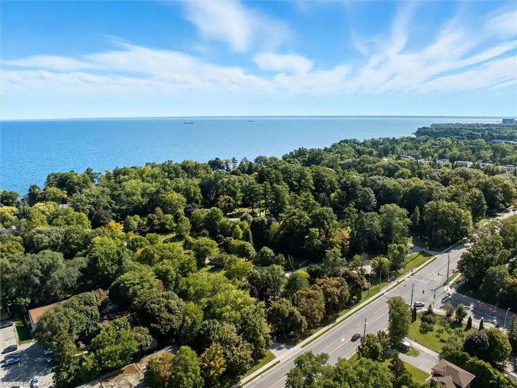 123 Maurice Drive, #409