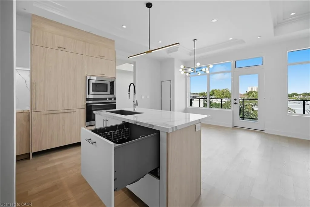 123 Maurice Drive, #409