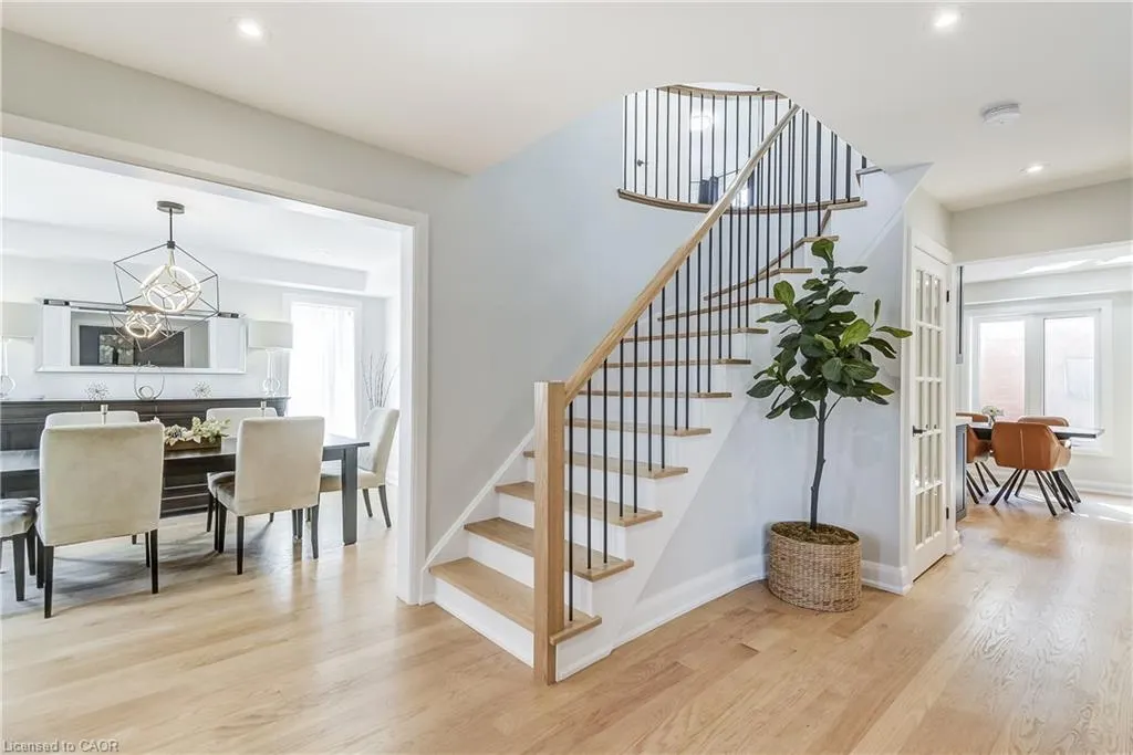 27 Morrison Creek Crescent