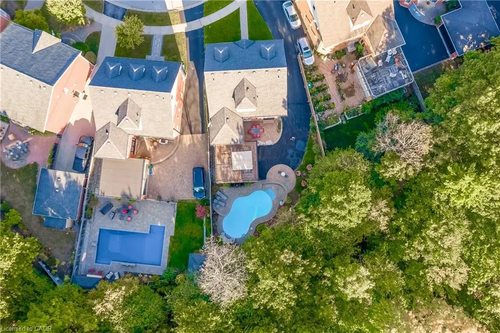 27 Morrison Creek Crescent