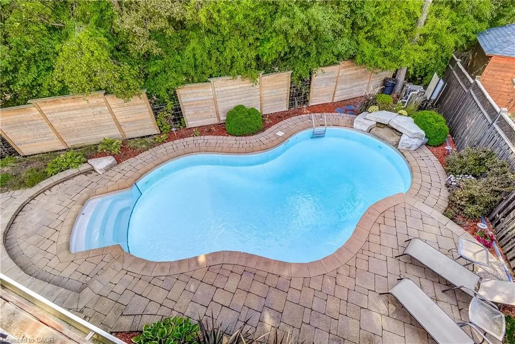 27 Morrison Creek Crescent