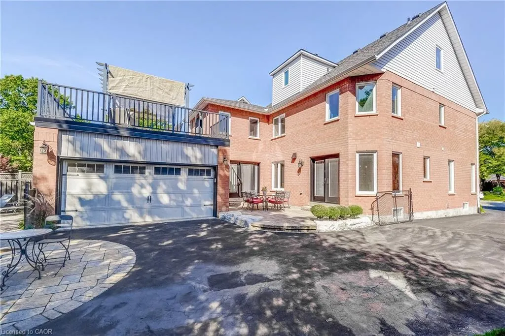 27 Morrison Creek Crescent