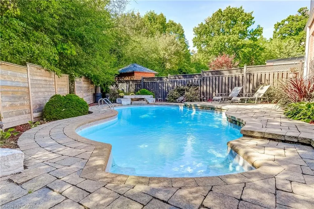 27 Morrison Creek Crescent