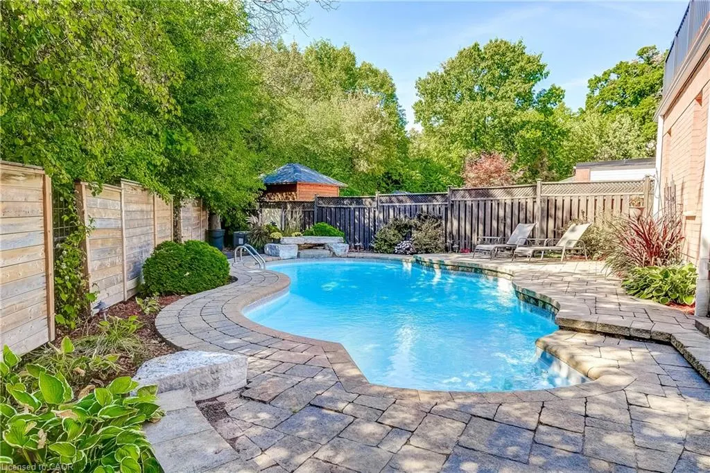 27 Morrison Creek Crescent