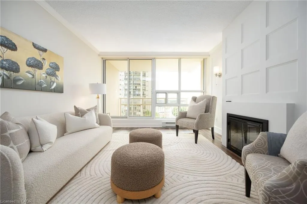 1359 White Oaks Boulevard, #804