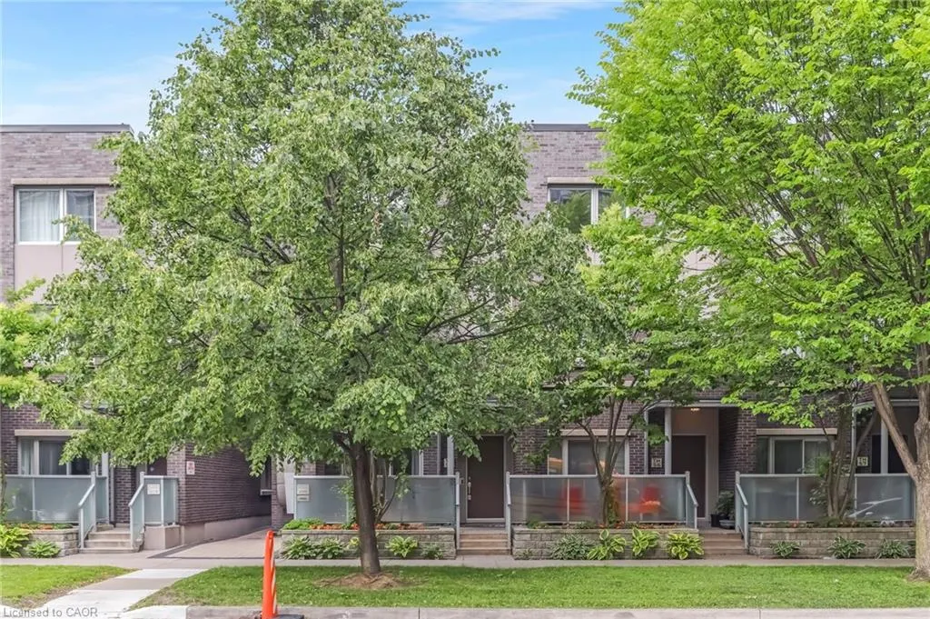 295 Village Green Square, #TH55