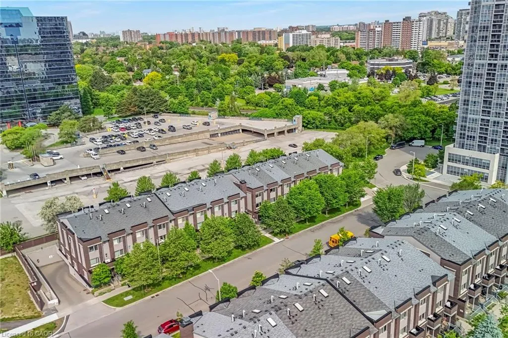 295 Village Green Square, #TH55