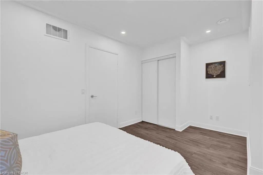 295 Village Green Square, #TH55