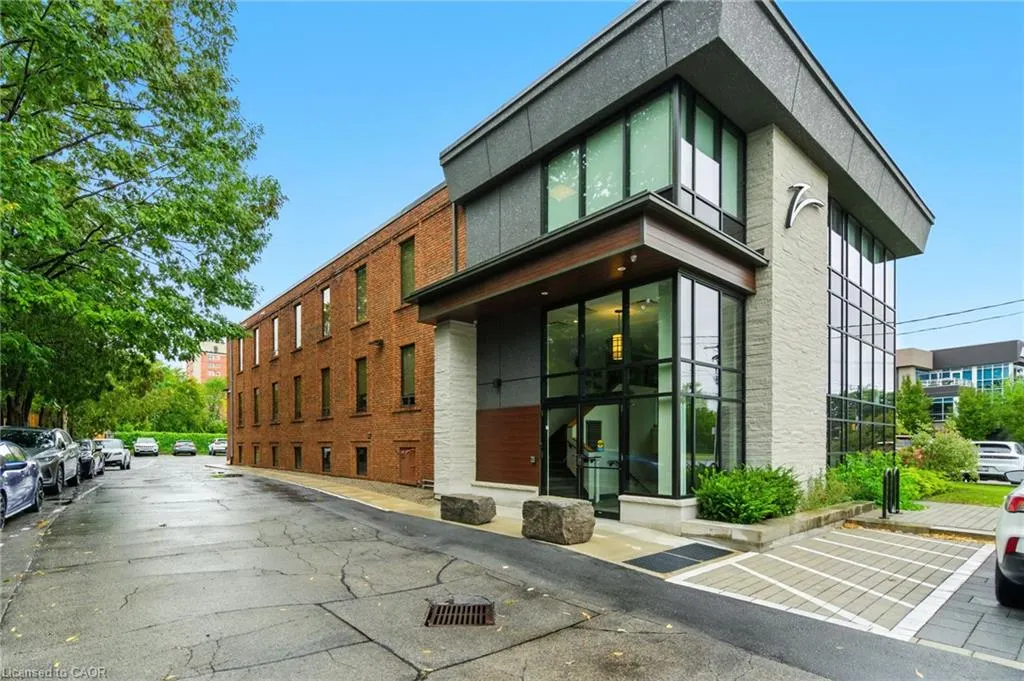 3077 New Street, #202