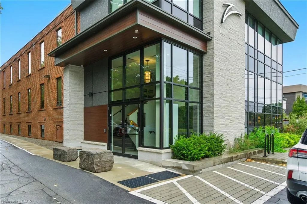 3077 New Street, #202
