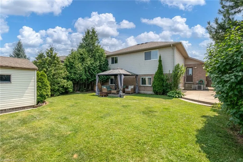 13 Loneoak Crescent