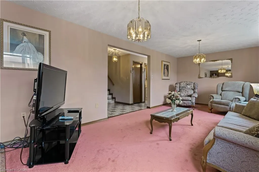 14 Valrose Drive