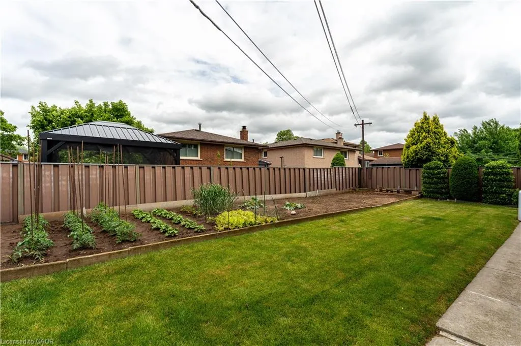 14 Valrose Drive