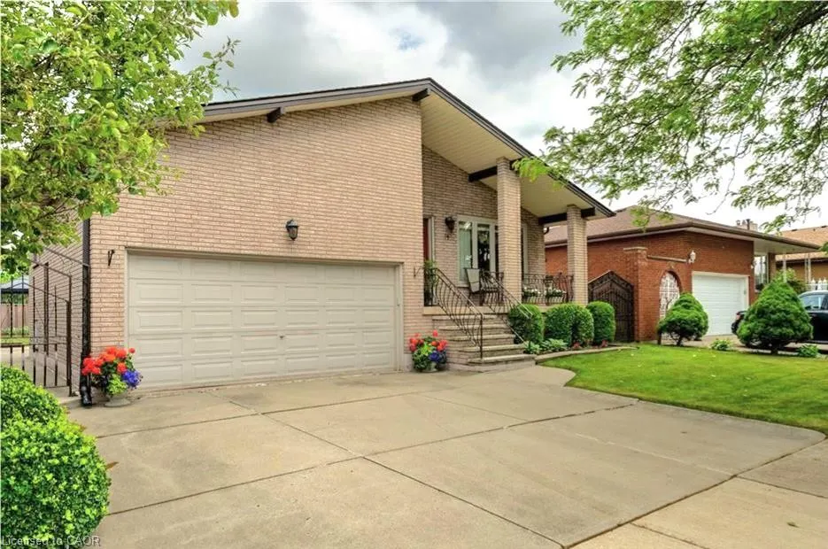 14 Valrose Drive