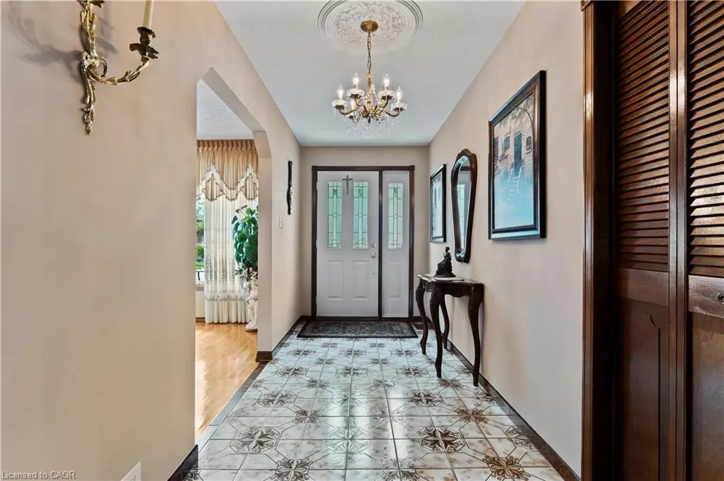 14 Valrose Drive