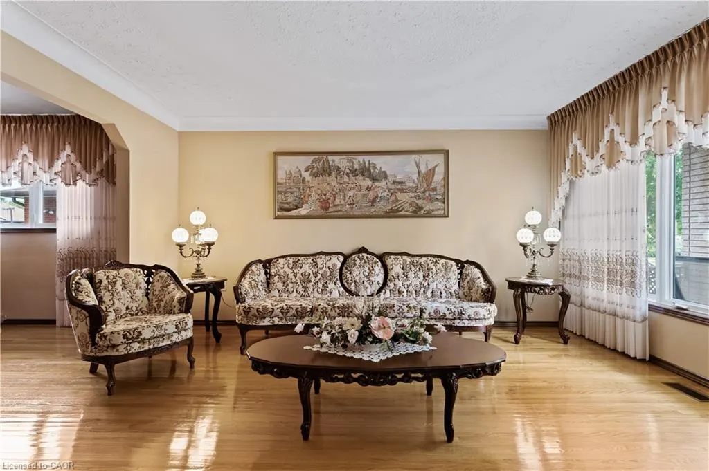 14 Valrose Drive