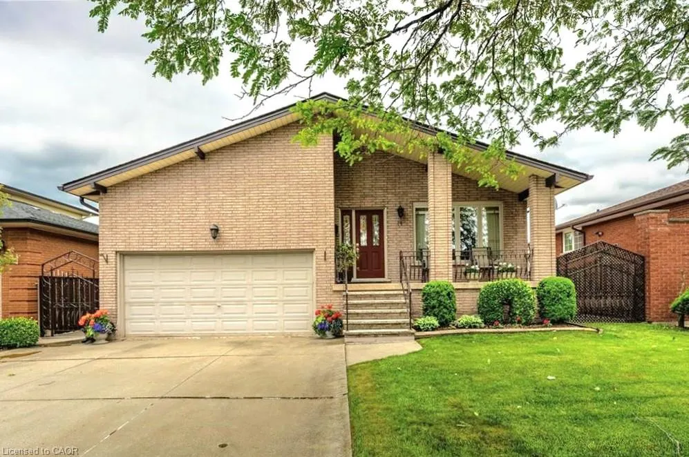 14 Valrose Drive