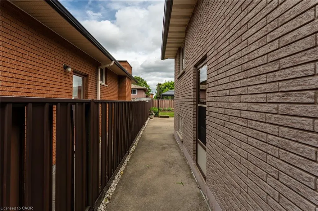 14 Valrose Drive