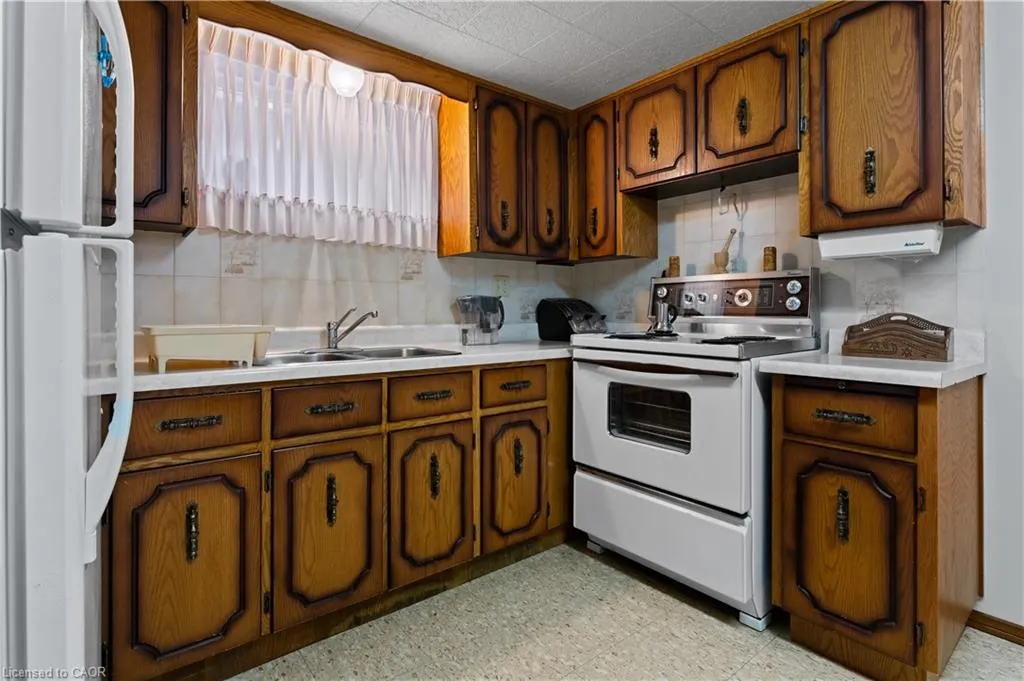 14 Valrose Drive