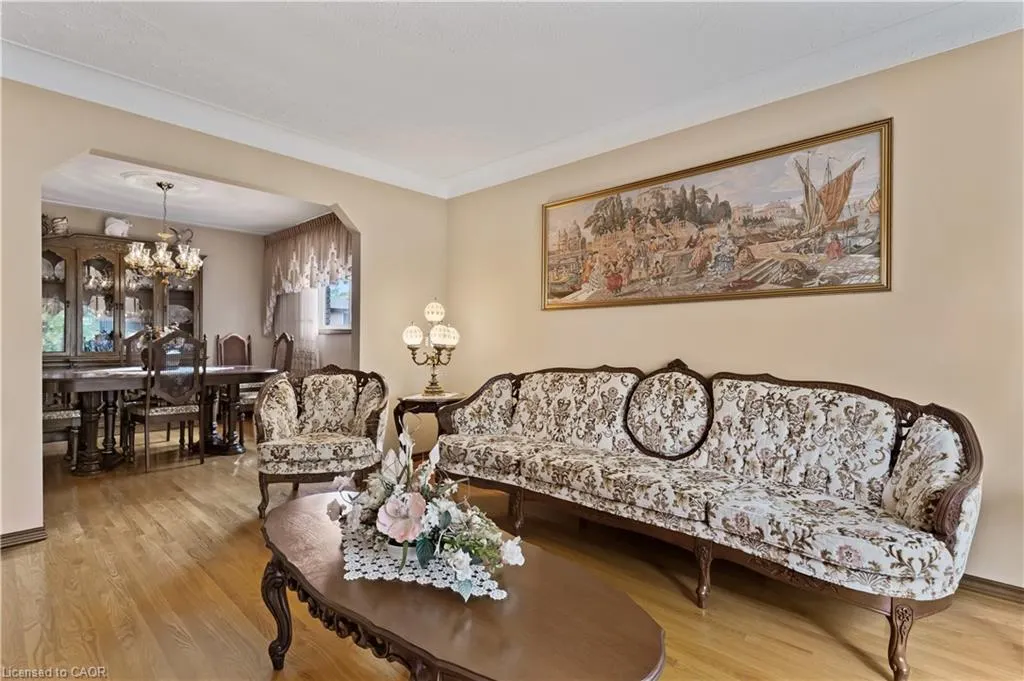 14 Valrose Drive