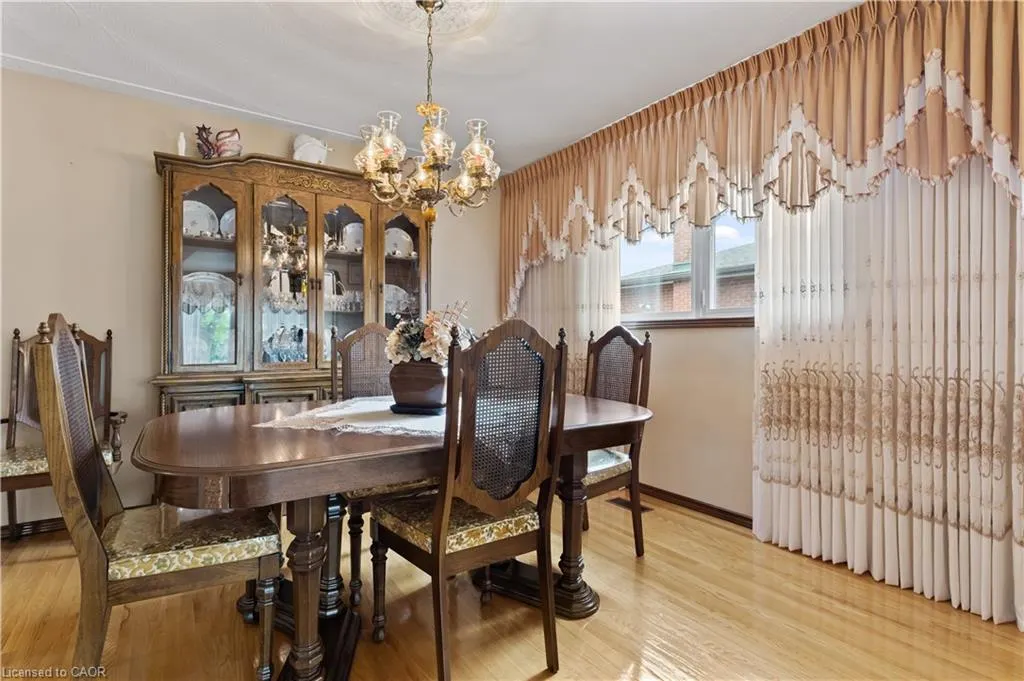 14 Valrose Drive
