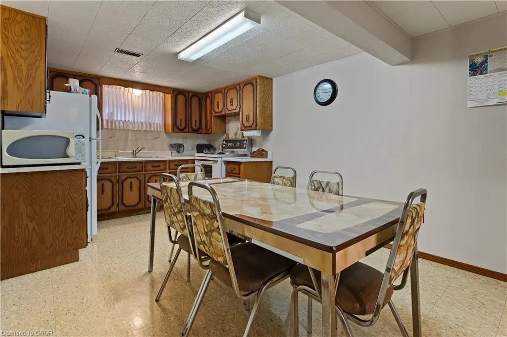 14 Valrose Drive