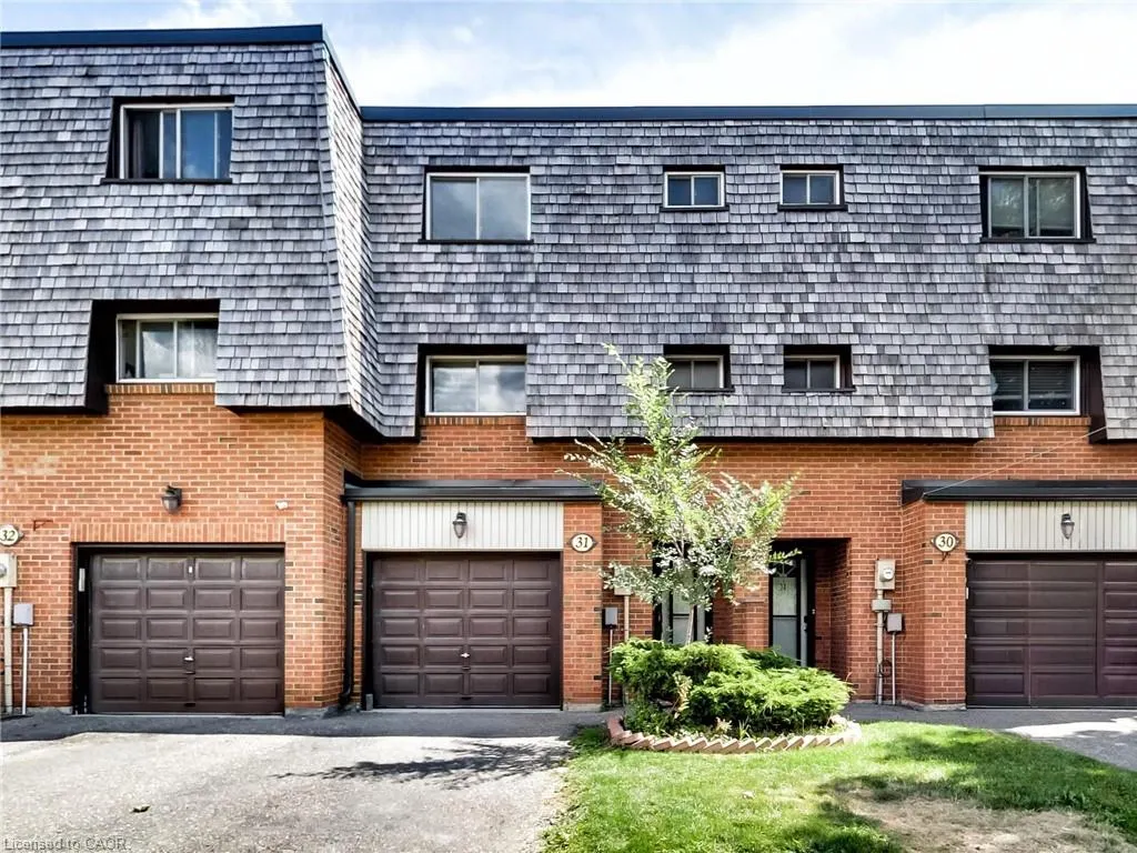 31 Briar Path