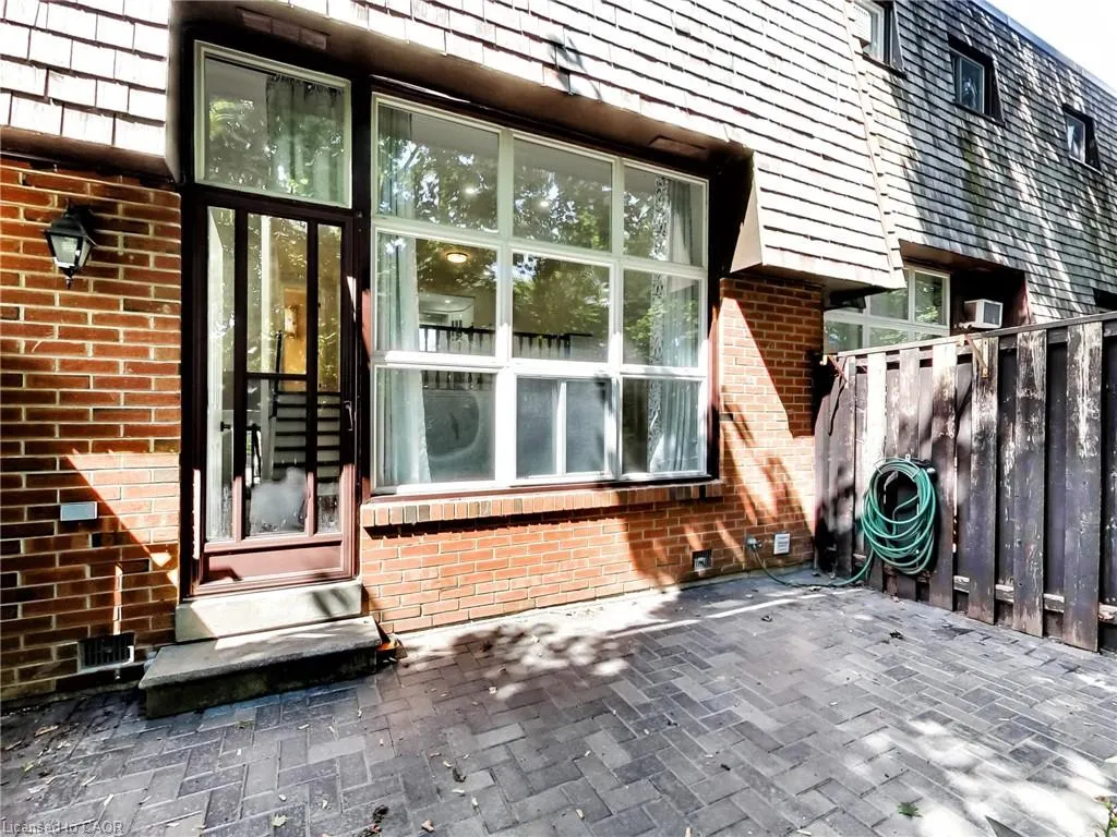 31 Briar Path
