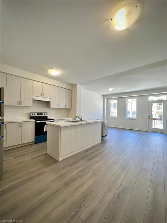 10 Lidstone Street