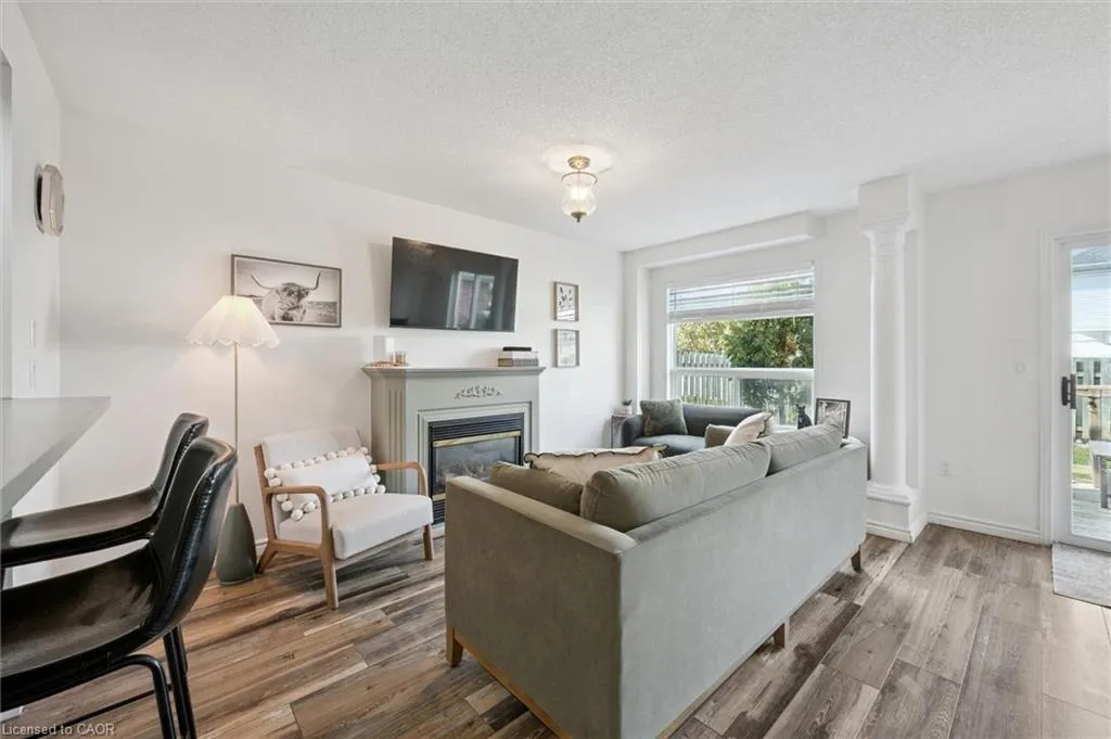 76 Elma Place