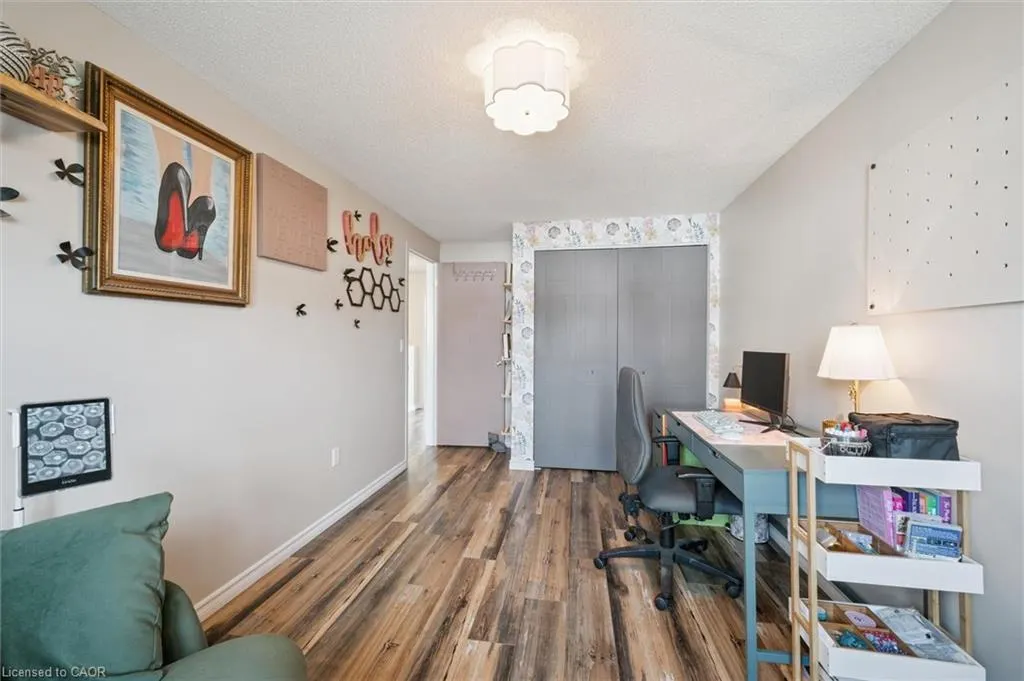 76 Elma Place