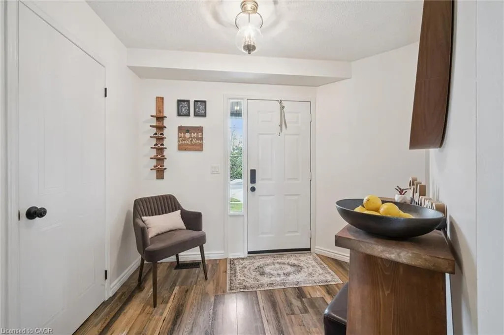 76 Elma Place