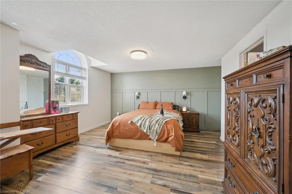 76 Elma Place