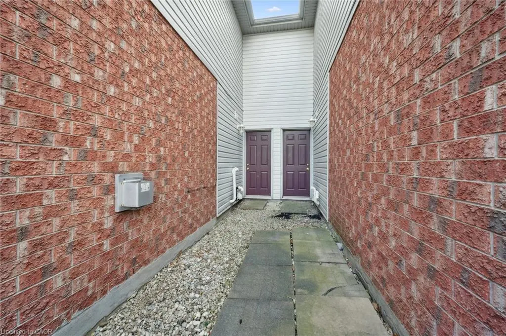76 Elma Place