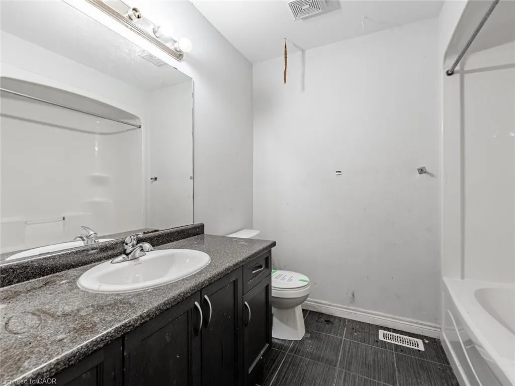 60 Bloom Crescent, #28