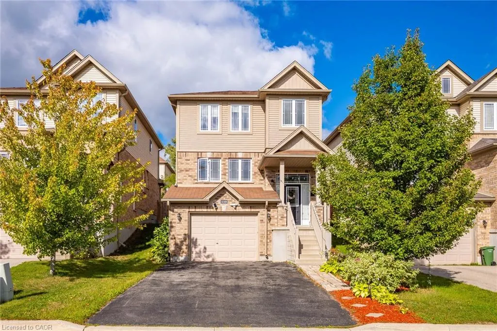 110 Oakes Crescent