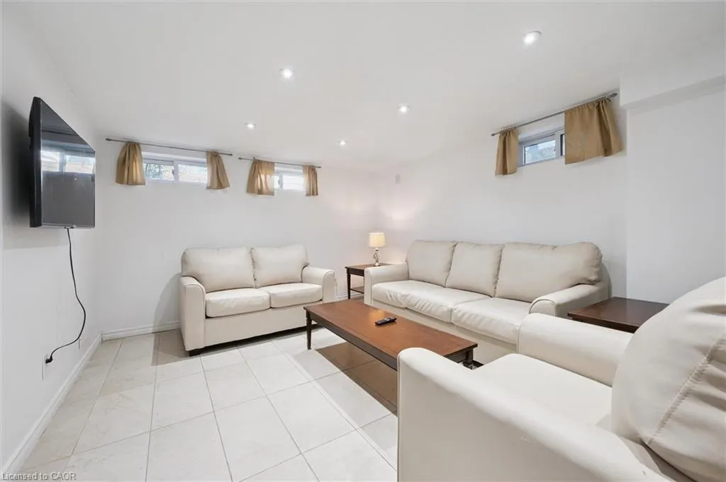 18 Cambridge Avenue, #Lower